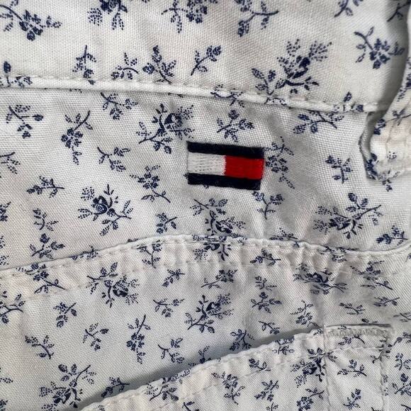 Tommy Hilfiger Women's Shorts Size 10 White & Blue Floral Print - Picture 12 of 12